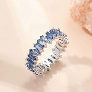 Elegant Silver and Blue Ring R68